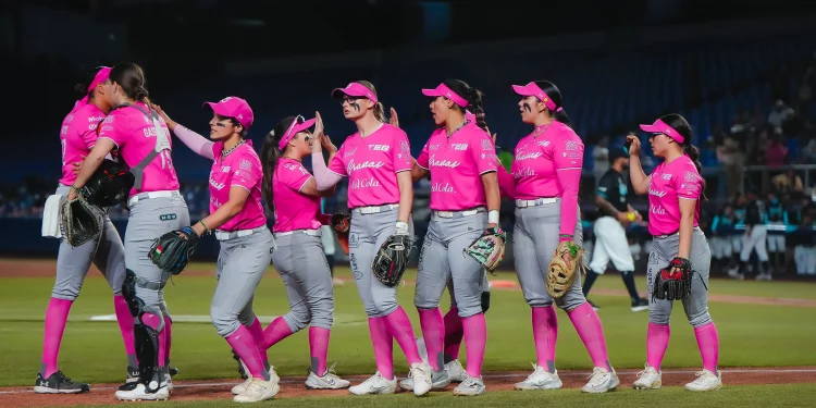 Cuesta arriba… Bravas de León pierde el segundo juego ante Sultanes en playoffs