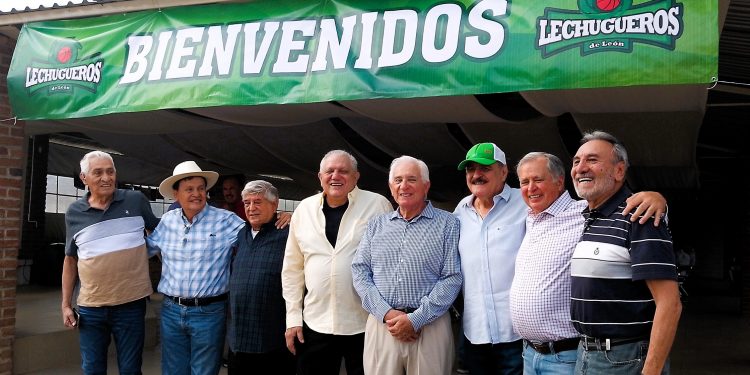 Ex Lechugueros se reúnen en encuentro conmemorativo