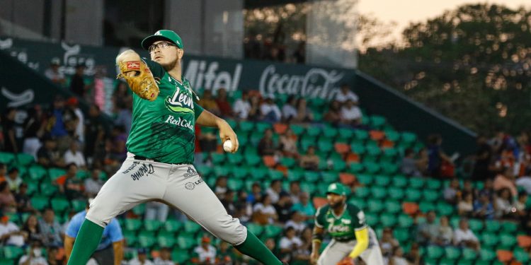 Sufren Bravos de León barrida en casa de los Leones de Yucatán