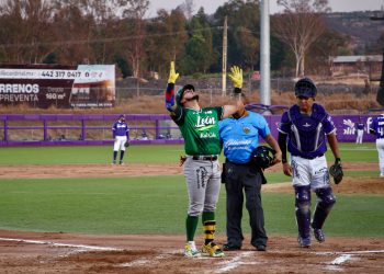 Cierre explosivo le da a Bravos de León su primera victoria en 2025