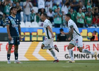Andrés Guardado rescata al León y asegura Play-In tras vencer a Puebla