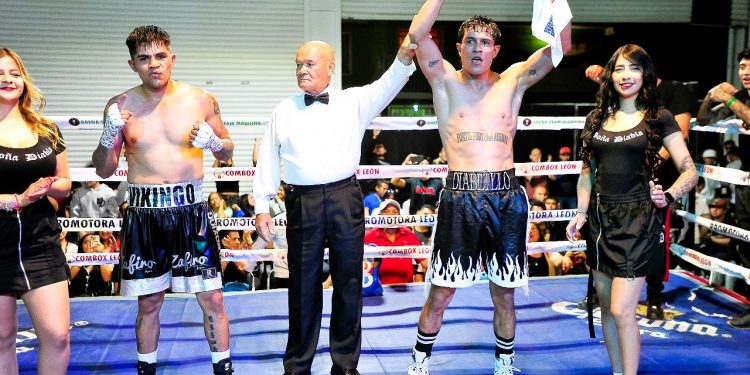 Aldo Sánchez regresa victorioso al ring en Talento Leonés III