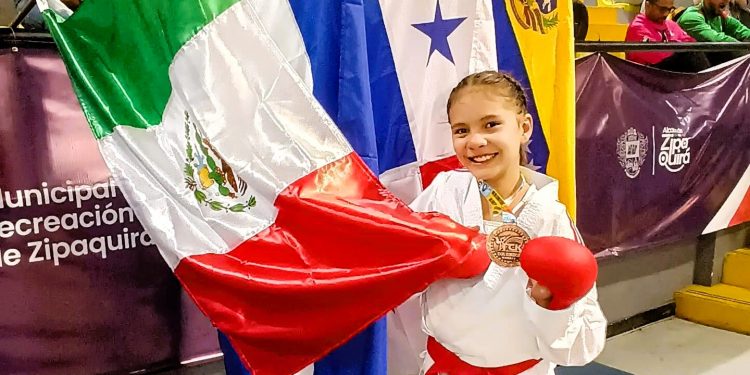Pequeña karateca guanajuatense logra medalla en torneo internacional