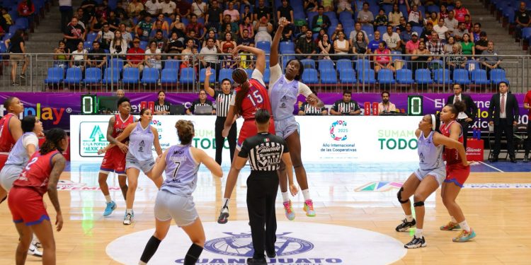 Freseras de Irapuato mantiene la hegemonía sobre Abejas en el Clásico del Bajío