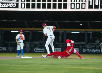 En épica batalla, Bravos de León cae ante Diablos Rojos