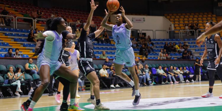 Abejas de León Femenil mantiene racha negativa y cae ante Panteras