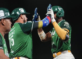 Se estrena Miguel Tejada con triunfo como manager de Bravos de León