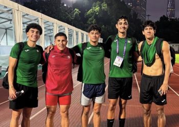 Edgar Ramírez entra a la pista en el Mundial de Relevos en China
