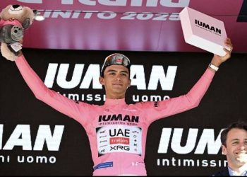 ¡Histórico! Isaac del Toro se convierte en el primer mexicano líder en el Giro de Italia