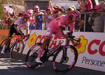¡Imparable! Isaac del Toro afianza la Maglia Rosa en el Giro de Italia tras la Etapa 19