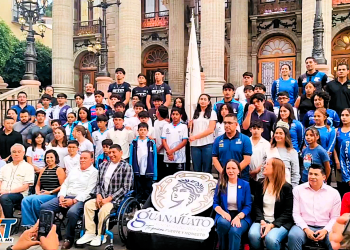 Abanderan a deportistas de Guanajuato Capital rumbo a la Olimpiada Nacional 2025