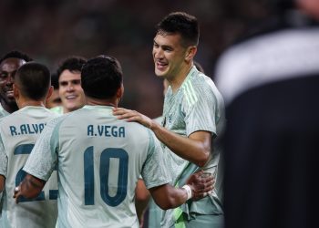 ¡Montes al rescate! México vence a Suriname y amarra boleto a Cuartos de Final