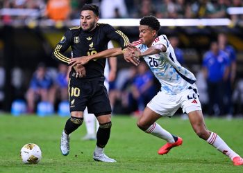 México asegura liderato del grupo ante Costa Rica