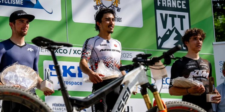 Gerardo Ulloa se corona en la Copa de Francia MTB