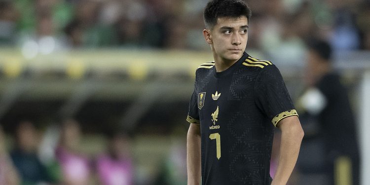 Con 16 años, Gilberto Mora vuelve a hacer historia con la selección de México