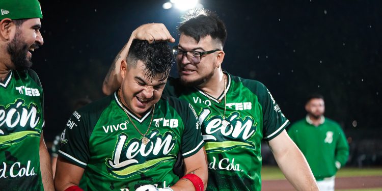 Bravos de León se queda la serie con Leones con walok-off; Gilberto Carrera, el héroe