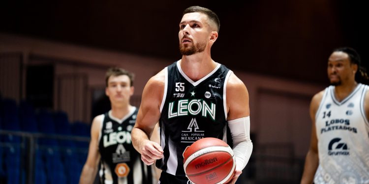 Regresa el bastión… Nick Tomsick vuelve con Abejas de León