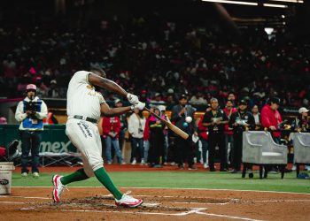 Sandber Pimentel, de Bravos de León, se mete al podio en el Home Run Derby 2025