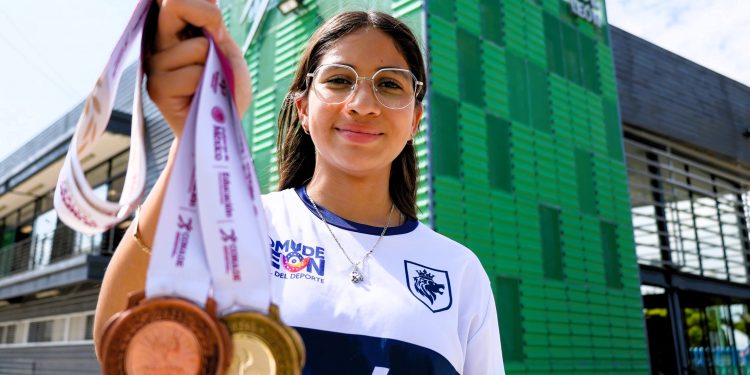 Joven leonesa de 14 años se corona campeona nacional de patinaje de velocidad