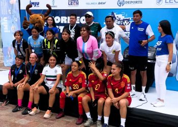 Dos futbolistas cuevanenses van a la fase nacional femenil de «De la Calle a la Cancha»