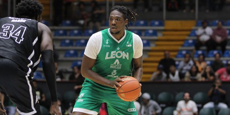 ¡Debut victorioso! Abejas de León derrota a Panteras en el Domo de la Feria