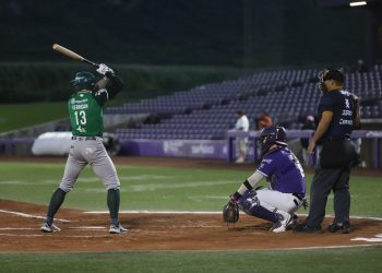 Bravos de León pierde la serie ante Conspiradores y se complican más los playoffs