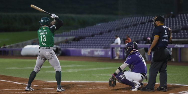 Bravos de León pierde la serie ante Conspiradores y se complican más los playoffs