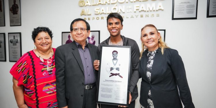 Ingresa Prisca Awiti al Salón de la Fama del Deporte Celayense