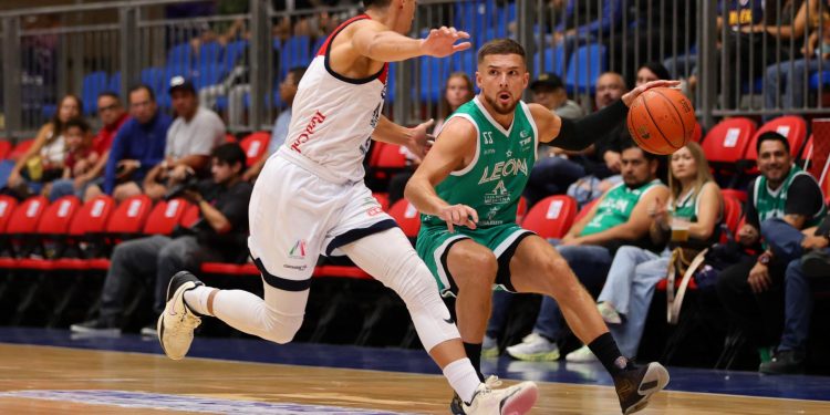 ¡Agónico! Abejas de León viene de atrás y se queda con el clásico ante Freseros de Irapuato