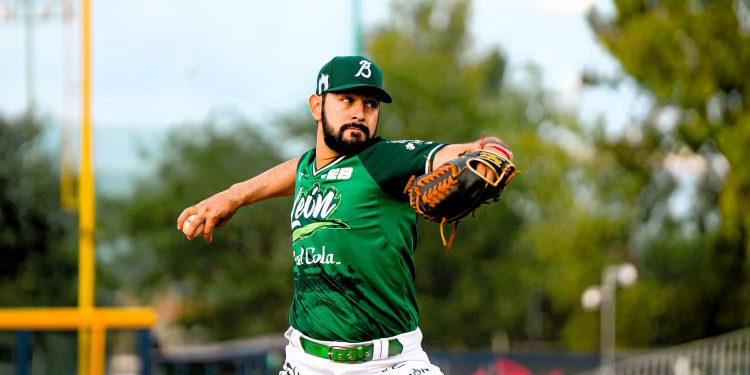 Bravos de León iguala la serie con contundente victoria sobre Pericos