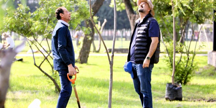 Plantan 222 árboles en el Parque Deportivo Enrique Fernández Martínez