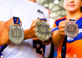 Presentan medallas y playeras oficiales para el Maratón León Valladolid 2025