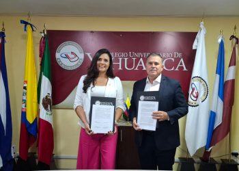 Firman convenio CODE Guanajuato y Colegio Universitario Yahualica