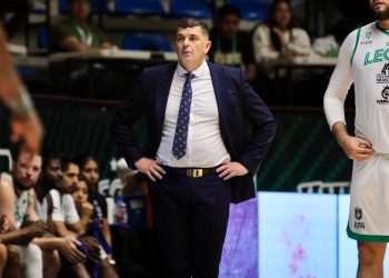 Se agudiza la crisis en Abejas de León: se van el coach Javier Muñoz y Nick Tomsick