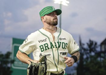 Jimmy Kerrigan, una auténtica bazuca con Bravos de León en 2025