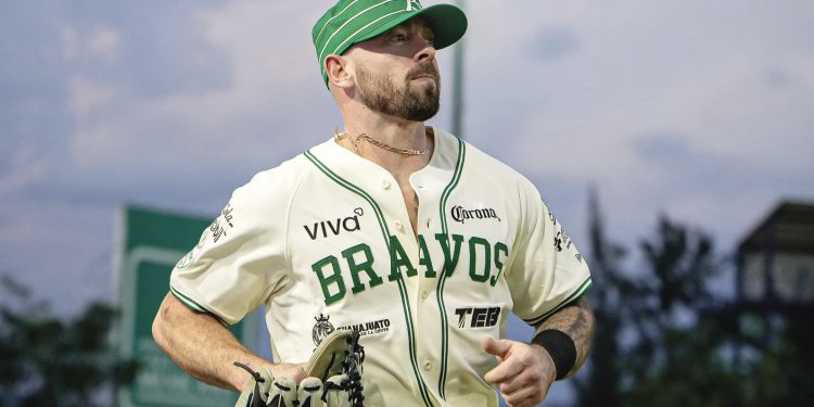 Jimmy Kerrigan, una auténtica bazuca con Bravos de León en 2025