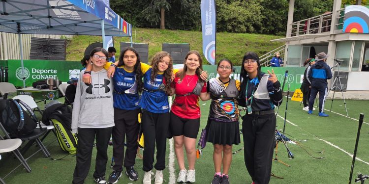 Celayenses del club “Dragones” brillan con medallas en torneo nacional de tiro con arco