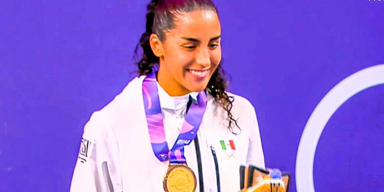 La guanajuatense Celia Pulido conquista el oro y establece récord panamericano junior en natación