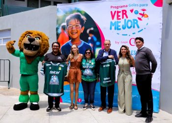 Club León convierte goles en oportunidades de salud visual para personas vulnerables
