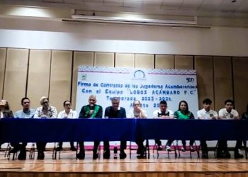 Lobos de Acámbaro realiza la firma de contratos a jugadores y anuncia la creación de academia de fútbol