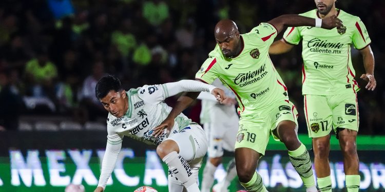 León agudiza su crisis con derrota ante Juárez; Berizzo, con pie y medio fuera