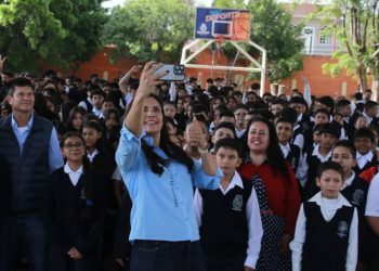 Encabeza Yendy Cortinas arranque del ciclo escolar en Cuerámaro