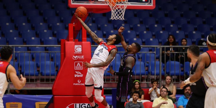 Freseros de Irapuato rompe malaria de 14 derrotas y vence a Halcones de Xalapa