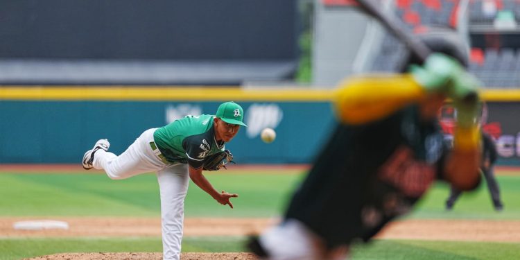Ander Guzmán, prospecto de Bravos de León, firma con los Medias Blancas de Chicago