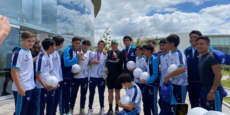 Seleccionados de Guanajuato de Olimpiada Nacional visitan y aprenden del Club León