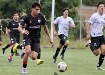 Dividen fuerzas en la cima… Magos del Rincón y Atlético Leonés empatan en León