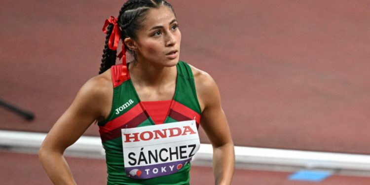 Miriam Sánchez hace historia y avanza a semifinales de 200m en Mundial de Atletismo