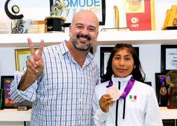 Medallista leonesa Luz Rocha visita COMUDE León tras su triunfo en los Juegos Panamericanos Junior