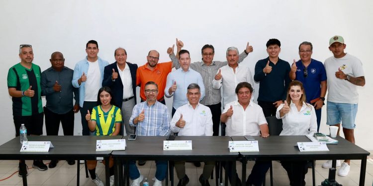 Clínica para Entrenadores de Fútbol 2025: Una Iniciativa que Busca Transformar la Formación Deportiva en León