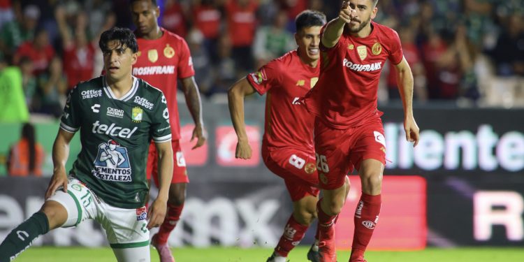 León cae goleado por el campeón Toluca en el regreso de Ignacio Ambriz